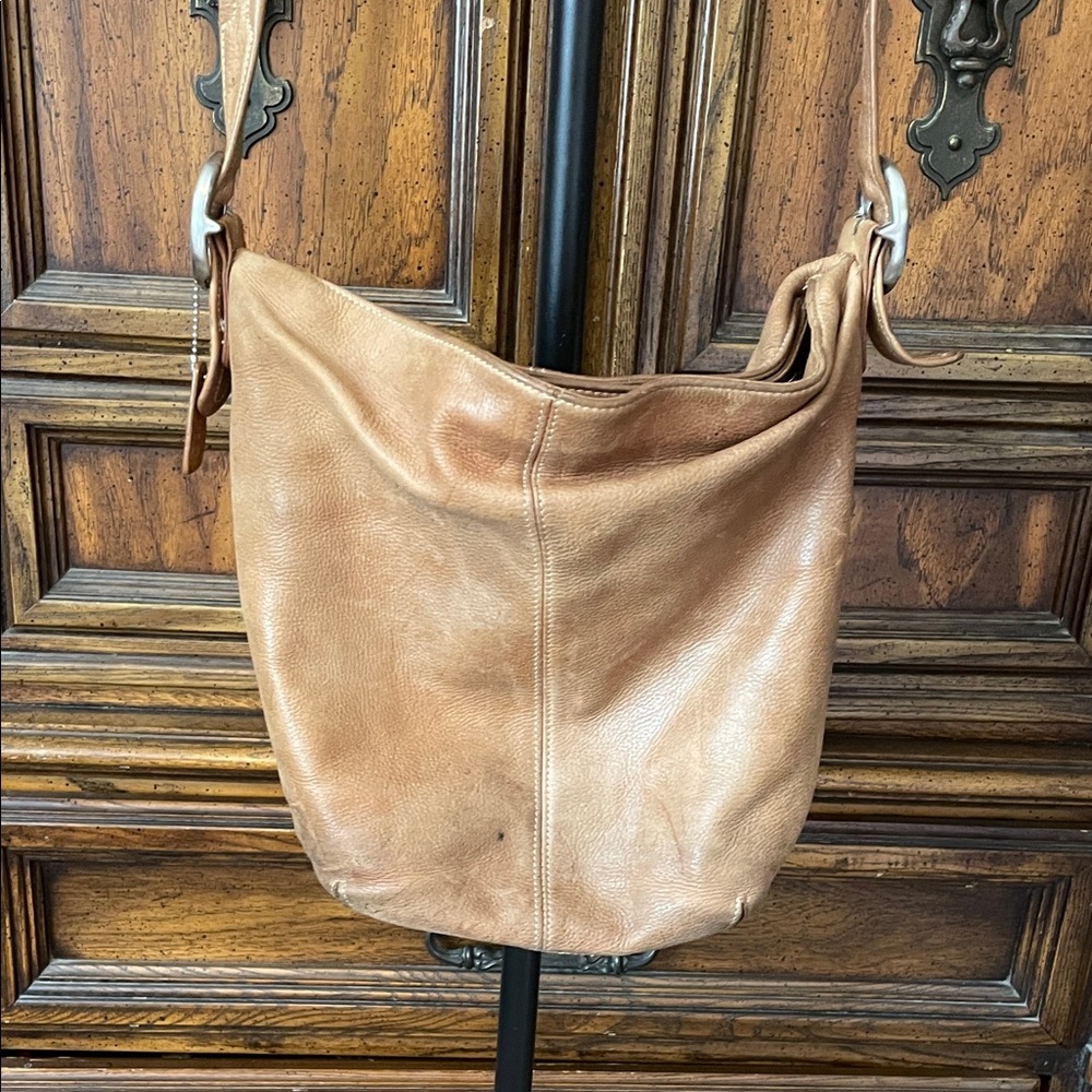 Vintage Tignanello Tan Leather Shoulder bucket Bag